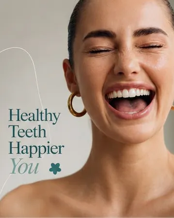 Postim për klinikë dentare me një grua që qesh